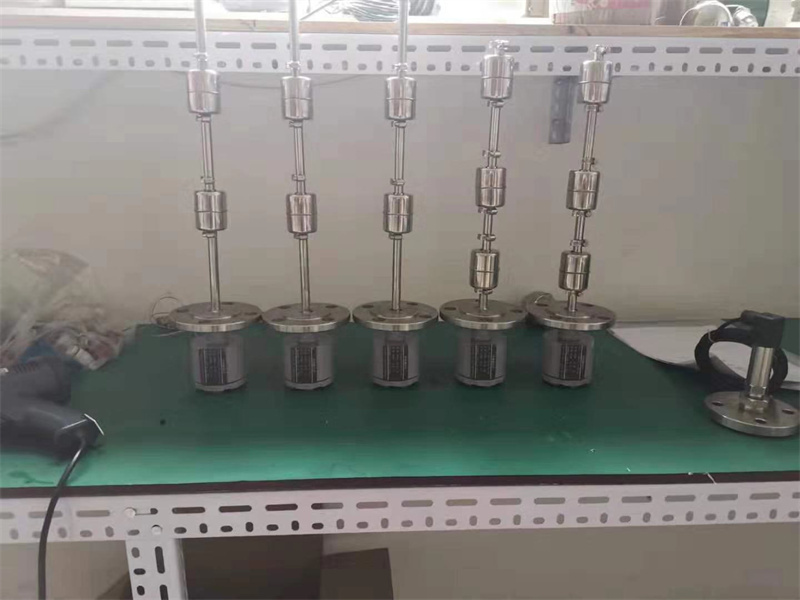 不锈钢法兰型浮球液位抖音91破解版.JPG
